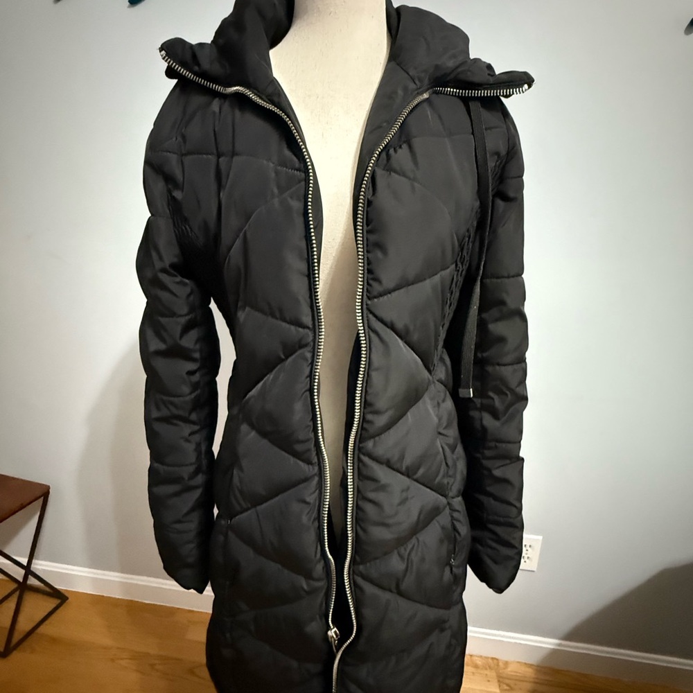 Guess Women's Black Puffer Coat S